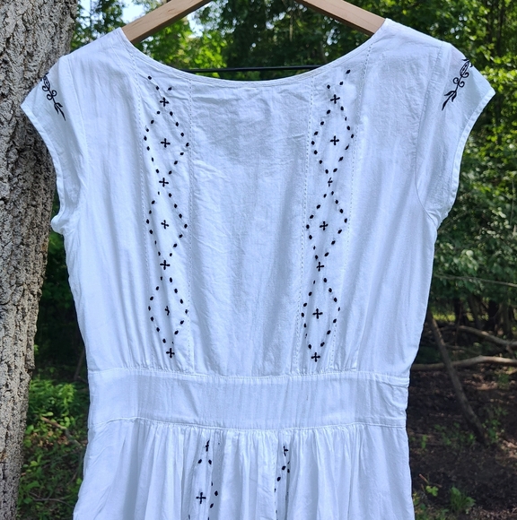 Banana Republic Sz 4 White Cotton Midi Dress Lined Embroidered Lace Side Zip - Picture 5 of 11